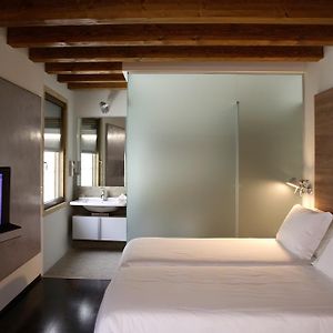 Camera con letto queen size